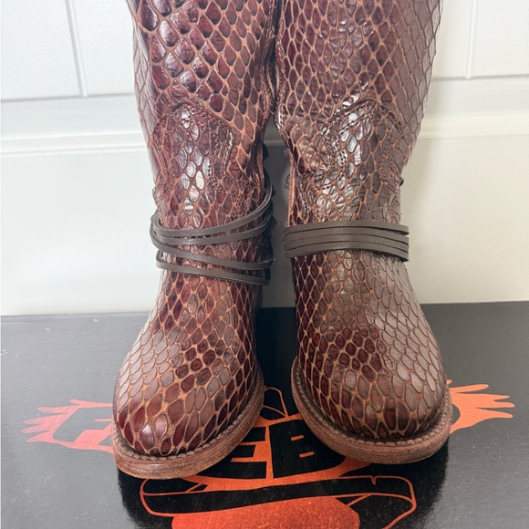 Freebird Croc Coal Boots - Picture 3 of 5